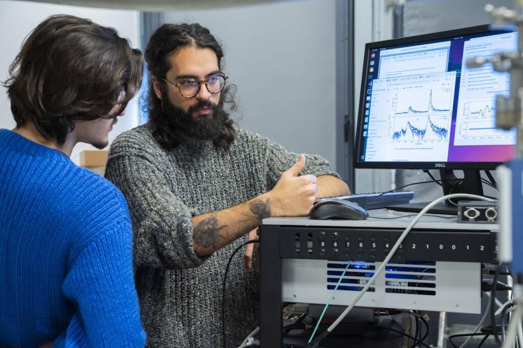 Data analysis in the PAX lab at LKB